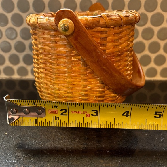 Handcrafted Brown Woven Basket - Picture 7 of 7